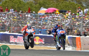 Cinqüenta pontos das duas primeiras corridas, 10 das próximas duas. Maverick Viñales saiu melhor do que Rossi com pneus, até a corrida. Cinqüenta pontos das duas primeiras corridas, 10 das próximas duas. Maverick Viñales saiu melhor do que Rossi com pneus, até a corrida.