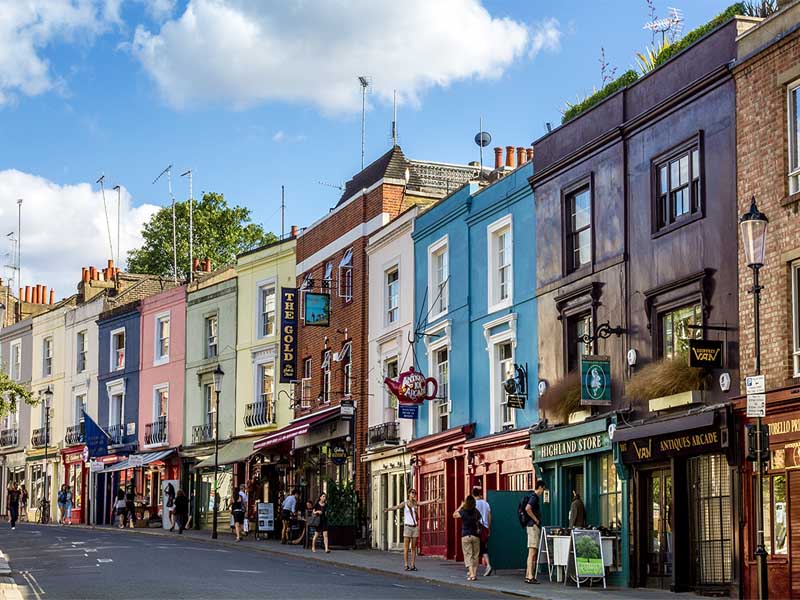 Notting Hill: Cenário de filme, Notting Hill é uma área muito charmosa de Londres. Suas ruas são pequenas mas abrigam uma gama enorme de lojas, restaurantes e butiques.
